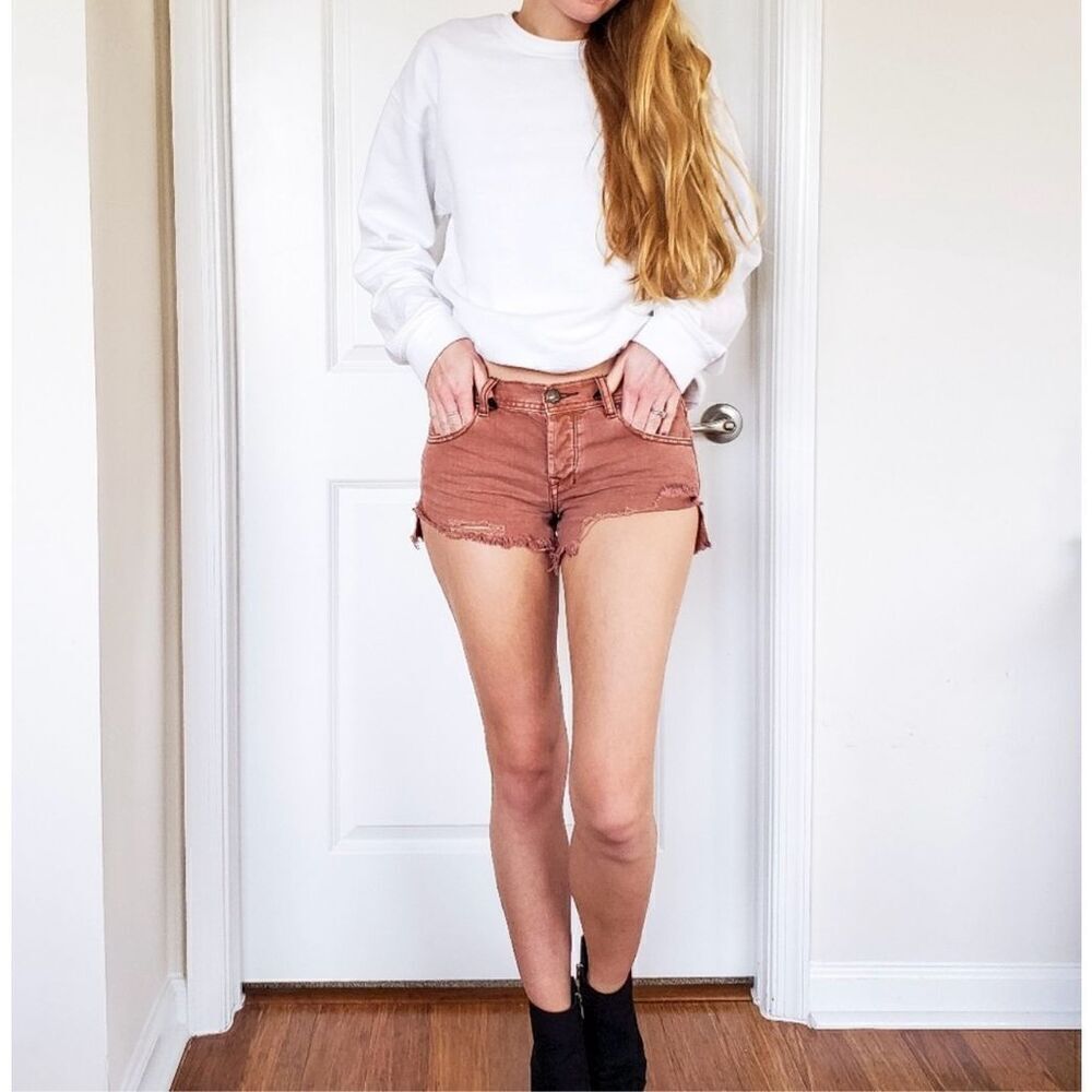 Womens Free People Mid-Rise Blush Raw Hem Denim Jean Shorts - Sz 31 ( 12 )